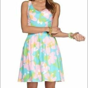 ⭐️SOLD⭐️Lilly Pulitzer size 0 dress